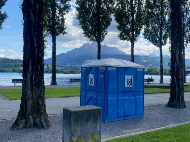 Temporäre WC-Anlage Carl Spittler Quai