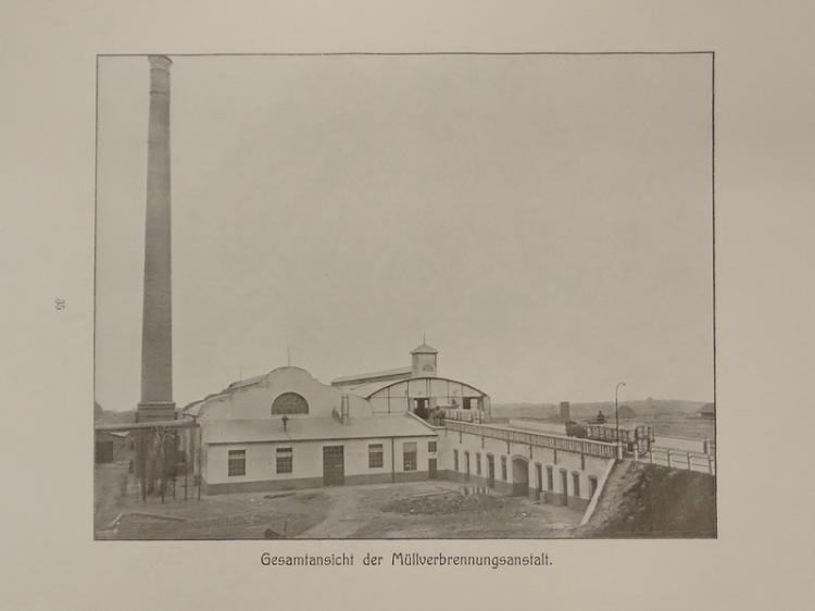 Die ersten Kehrichtverbrennungsanlagen entstanden in den 1870er-Jahren in England, auf dem Kontinent war jene von Kiel eine der ersten. Luzern studierte sie für die Lösung des eigenen Abfallproblems.