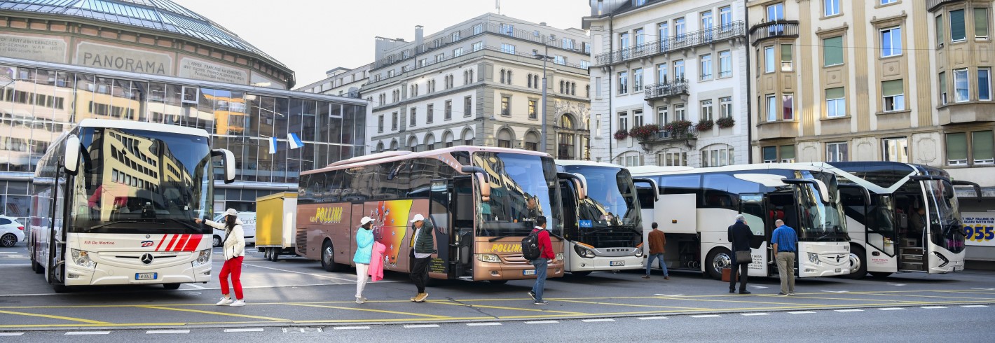 Bilanz der ersten Saison: Haltegebühren für Reisebusse wirken 