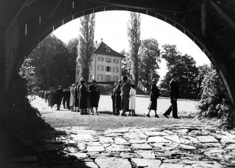 Die Besucherinnen und Besucher mussten ihre Plätze 15 Minuten vor Konzertbeginn einnehmen, um die Konzentration des Maestro nicht zu stören.