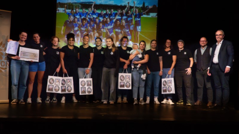 Teamfoto Dangels, RC Luzern zusammen mit Stadtpräsident Beat Züsli