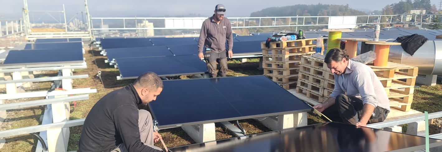 Bau PV-Anlage auf Stadtarchiv (Quelle: Stadt Luzern)