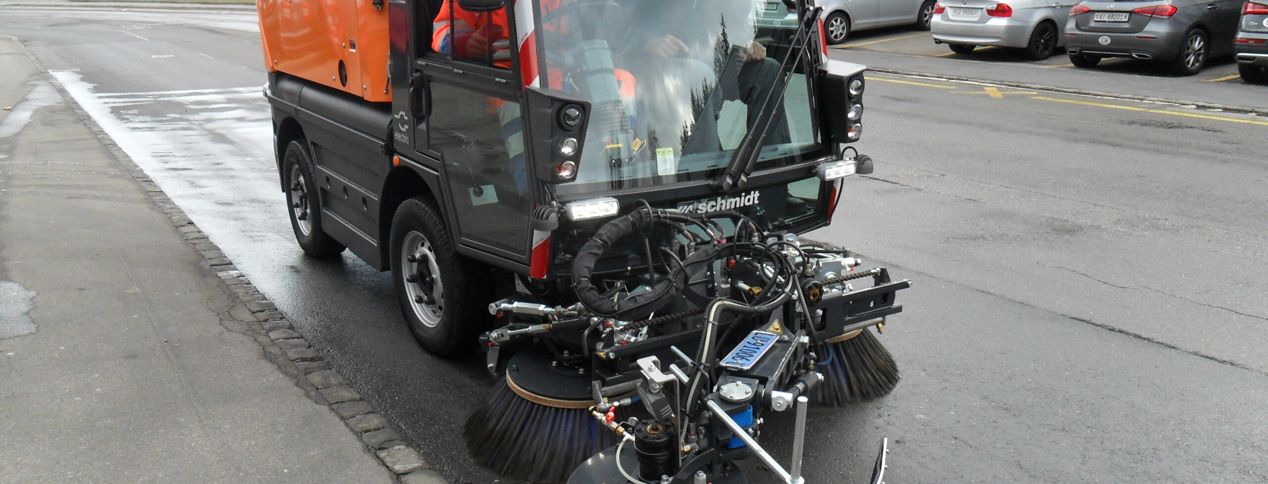 Elektrisch betriebene Kehrmaschine der Stadt Luzern