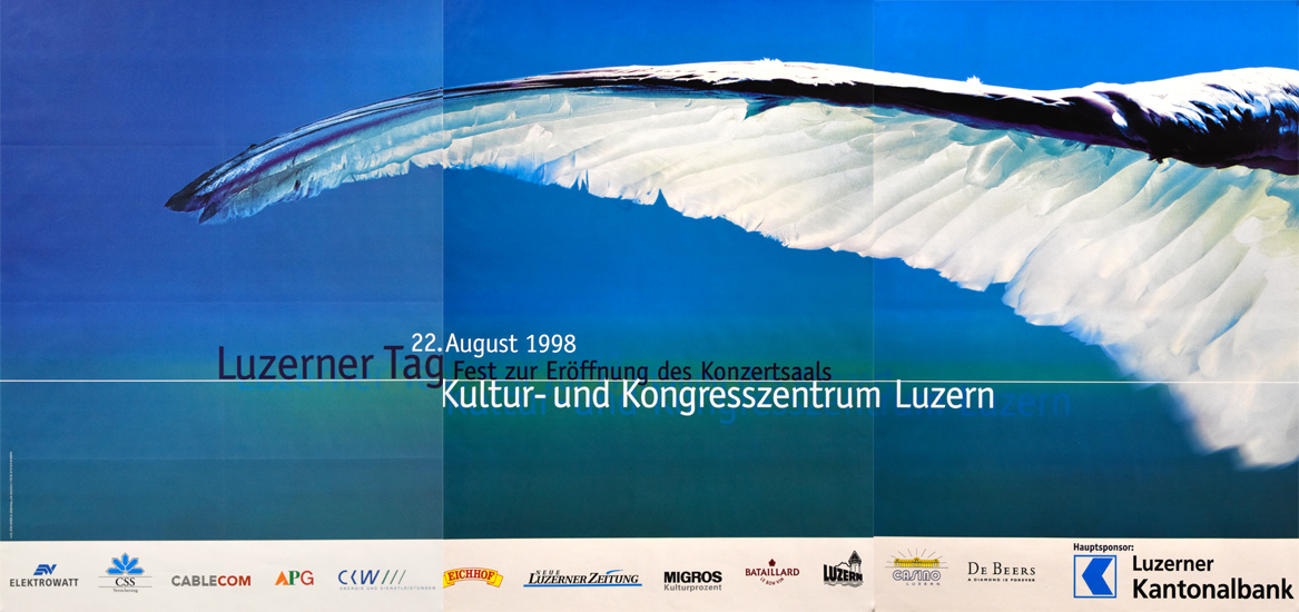 Nach dem Eröffnungskonzert mit viel Prominenz fand der Luzerner Tag für die Bevölkerung statt, mit Feuerwerk und viel Regen. Die Gesamteröffnung mit dem Museumstrakt ging 2000 über die Bühne.