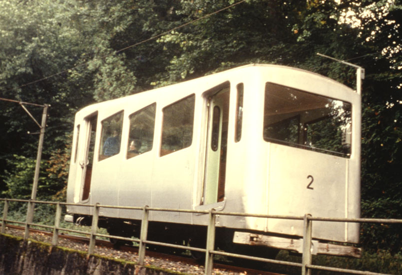 Die Dietschibergbahn auf Bergfahrt kurz vor der Betriebseinstellung.