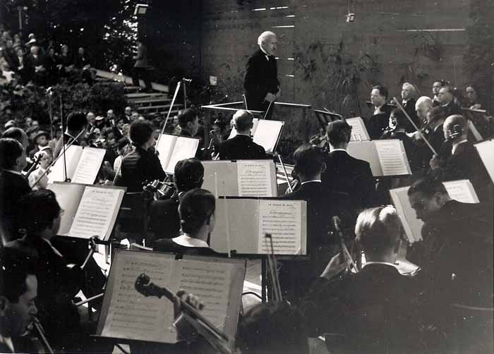 Die ersten Internationalen Musikfestwochen engagierten 1938 Arturo Toscanini für die Festivaleröffnung. 