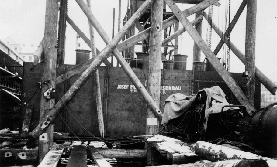 Zur Zeitersparnis wurden Caissons aus Stahl der Emmer Firma Josef Meyer Eisenbau verwendet. Sie wurden in drei Teilen geliefert und vor Ort zusammengeschweisst.