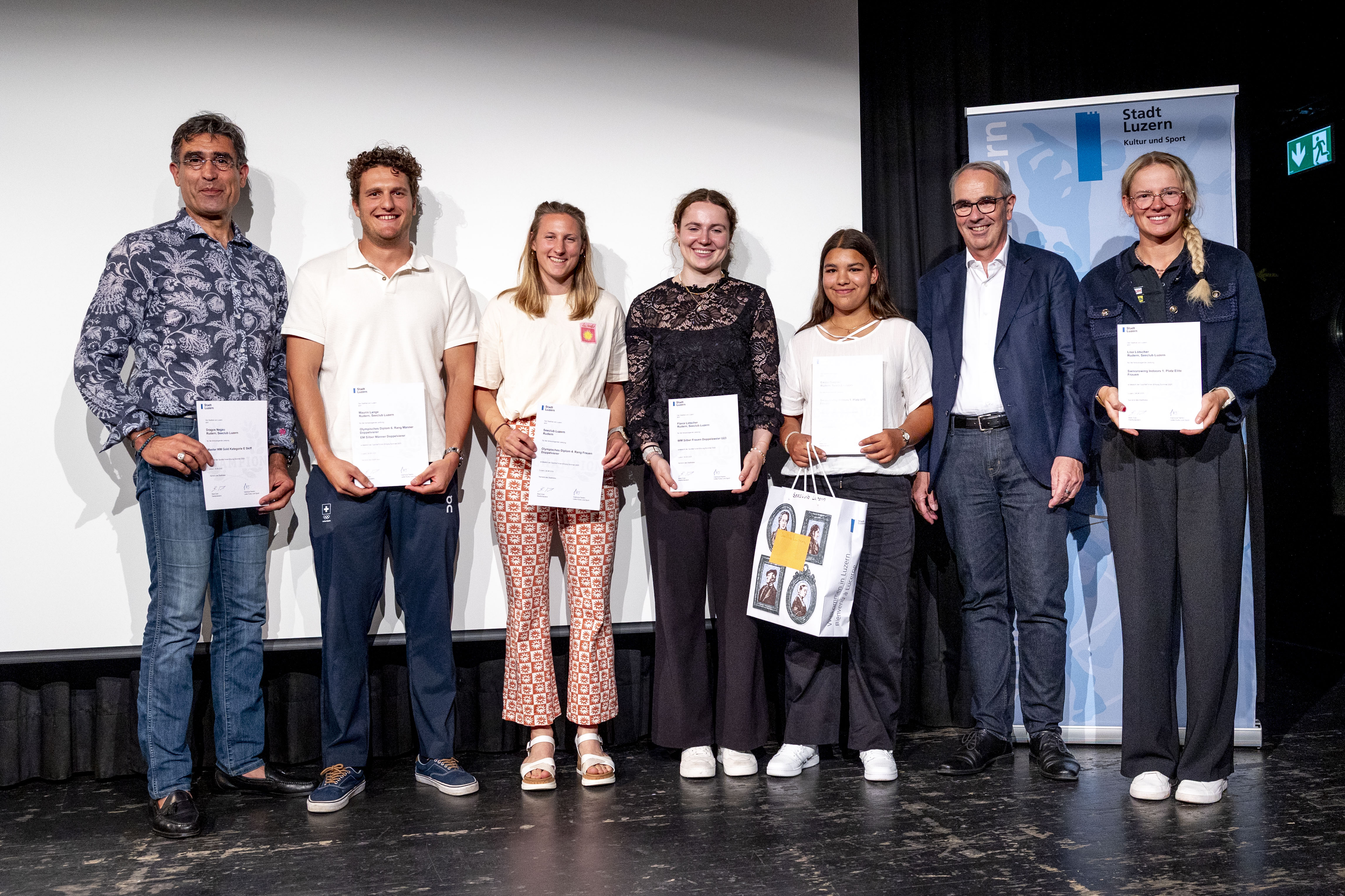 V.l.n.r: Dragoș Neagu, Maurin Lange, Fabienne Schweizer, Flavia Lötscher, Emilia Gwerder, Beat Züsli und Lisa Lötscher. Seeclub Luzern