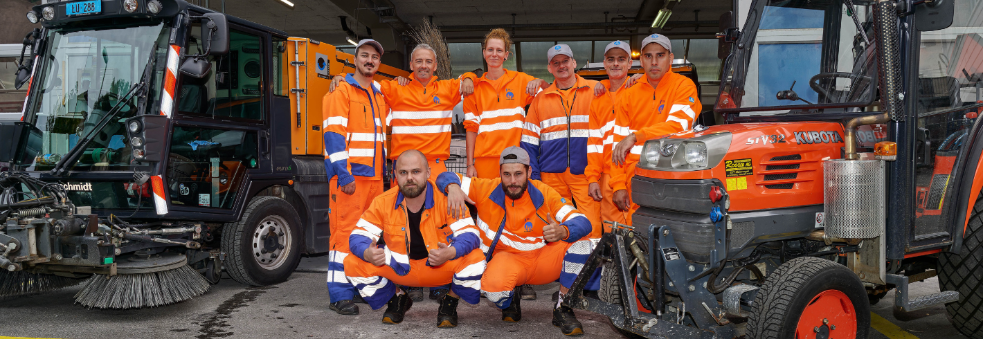 : Einige Mitarbeitende des Teams Ost vor dem neuen Standort an der Lädelistrasse 10/12 im Basel-/Bernstrassenquartier. Der Einzug findet ab dem 23. September 2024 statt.