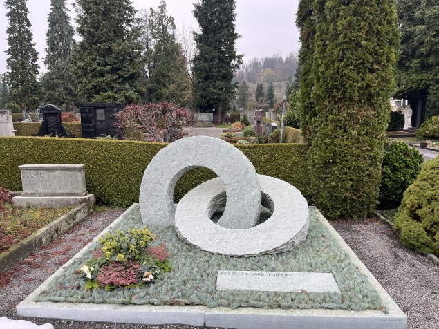 Familiengrab Feld 1, R. Lardi, Bildhauer Philipp Basler (Foto: Stadt Luzern