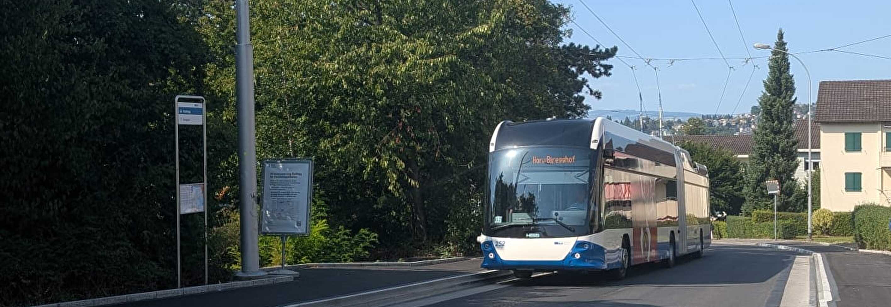 Deckbelagsarbeiten bei der Bushaltestelle Rodtegg: Strassensperrung und Anpassung Busverkehr am 22. August 2026 