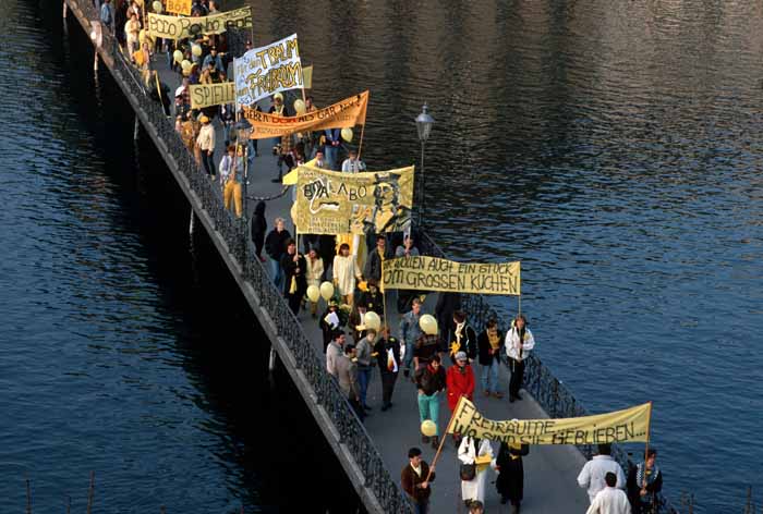 Anlässlich des 50. Jubiläums der IMF demonstrierten zahlreiche Luzerner ihr Bedürfnis nach der Unterstützung nicht-elitärer Kultur.
