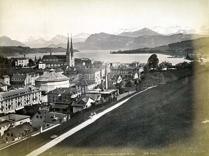 Bei der Eröffnung 1889 war das Panoramagebäude noch unfertig: 15 Jahre lang monierten die Stadtbehörden Schuttberge und gefährliche Baugruben.