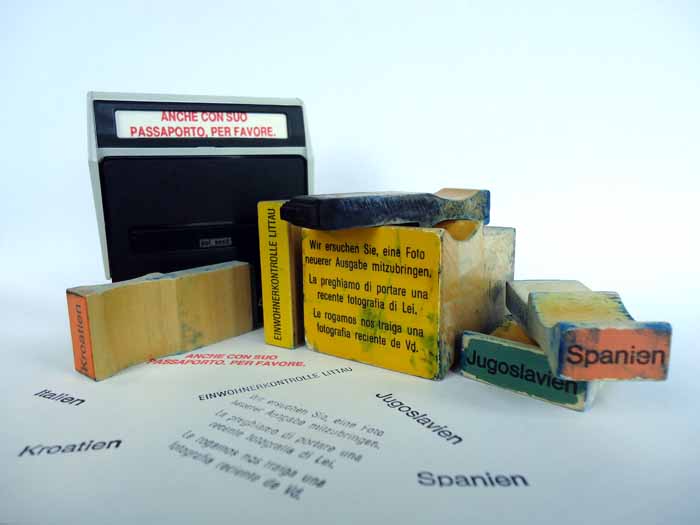 Häufig verwendete Einträge der Staatszugehörigkeit im Einwohnerregister sowie Texte für die (fremdsprachige) Korrespondenz wurden gestempelt.