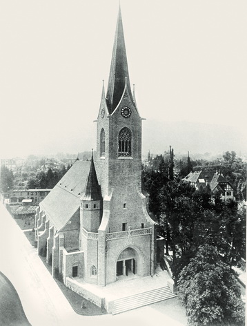 Als "eine Zierde unserer Stadt" bezeichnete die Kirchgemeinde die künftige Kirche St. Paul 1910 gegenüber dem Stadtrat. Blick vom Paulusplatz her, um 1915.