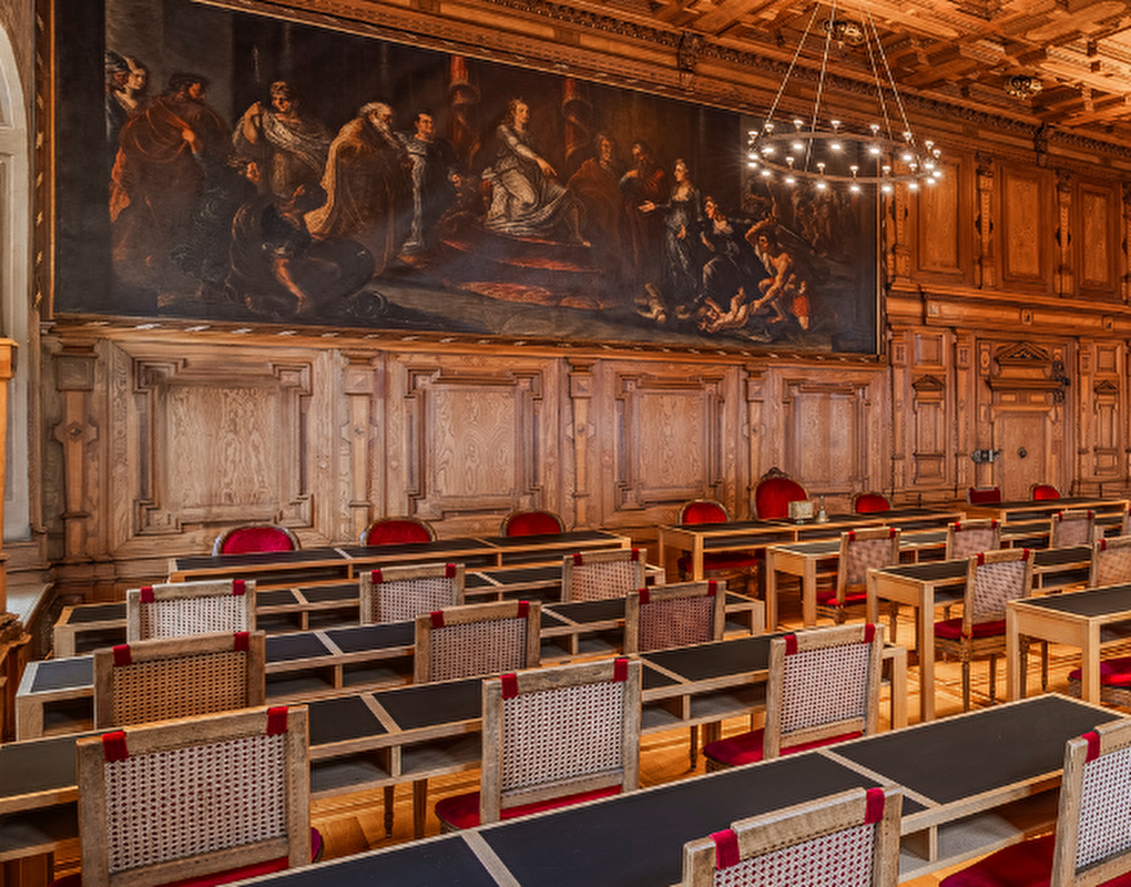 Die Stadt Luzern investiert in eine moderne Konferenz- und Abstimmungsanlage im Rathaus 