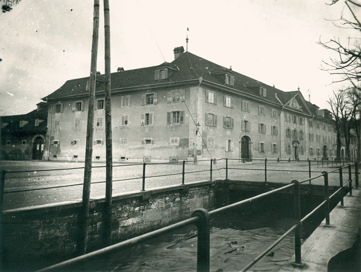 In der grössten «Armenanstalt» der Stadt, erbaut 1660 als «Spital zum Heiligen Geist», fand sich Platz für Bedürftige, Alte und gar für sogenannte «liederliche Leute» aus den Reihen der Ortsbürger.