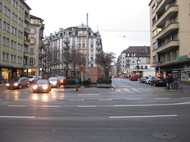  Im Holzbau an der Moosstrasse befindet sich die in-LUFT-Immissionsmessstation.