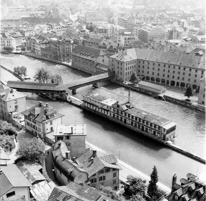 «Sehr geehrte Damen und Herren, streng getrennt, bitte sehr!» Das Badevergnügen im Luzerner Mississippidampfer lässt sich im Rundgang «hautnah» nachempfinden.