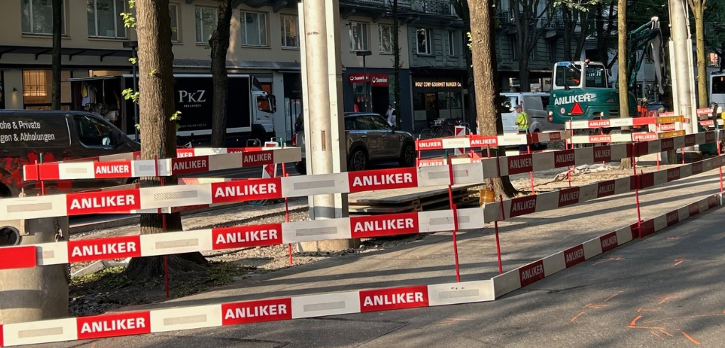 Zusätzliche Bushaltekanten auf Bahnhofplatz und an Pilatusstrasse: Nachtarbeiten auf der Pilatusstrasse 