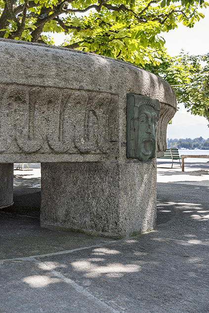Zwillingsbrunnen Detail