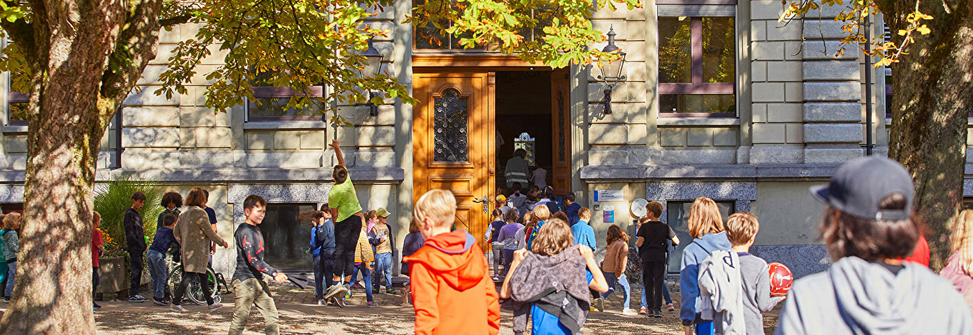 Volksschule soll Unterrichtsleitungen und Schulsekretariate erhalten