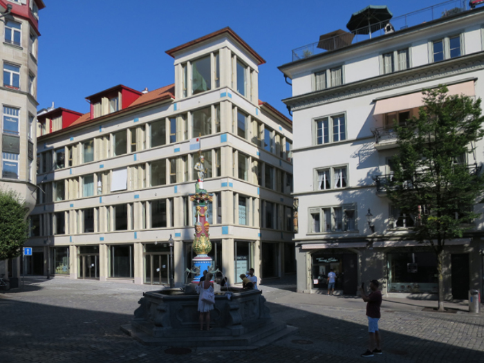 Das Projekt für den nun realisierten Neubau des Zürcher Architekturbüros Joos & Mathys ist 2017 aus einem Wettbewerb hervorgegangen; in der Jury waren auch die Stadt Luzern und die Kantonale Denkmalpflege vertreten.