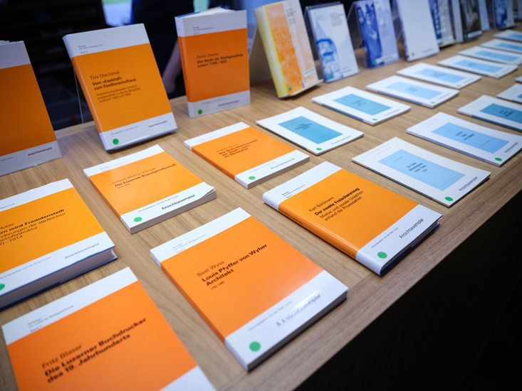 Die Publikationen des Stadtarchivs konnten zu Sonderkonditionen erstanden werden.