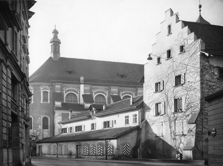 Da sich die Gutachter nicht ganz einig waren, wurde der Bau kurzerhand als nicht schützenswert eingestuft und zum Abbruch freigegeben.