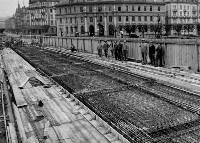 Die Belegschaften wurden jeweils nach rund 4 Wochen ausgewechselt, um möglichst viele Arbeitslose wenigstens zeitweise beschäftigen zu können.