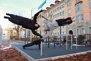 Streetworkout - ein kreatives Krafttraining kombiniert mit einer gesunden Lebenseinstellung - kann überall betrieben werden - am Jungstag gibt’s ein Crashkurs dazu.   