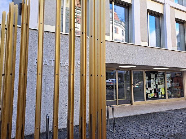 Neue Öffnungszeiten: Die Stadtverwaltung und städtischen Betriebe passen ihre Öffnungszeiten per 1. Januar 2026 an – vorerst testweise bis Ende April 2026.