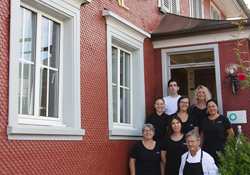 Hereinspaziert: Gastgeber Fredi Koller und sein Team verwöhnen die Gäste bis sicherlich November 2024 im Restaurant Grüntal.