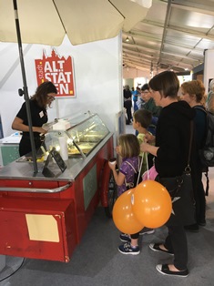 Am Rhema-Stand der Stadt Altstätten