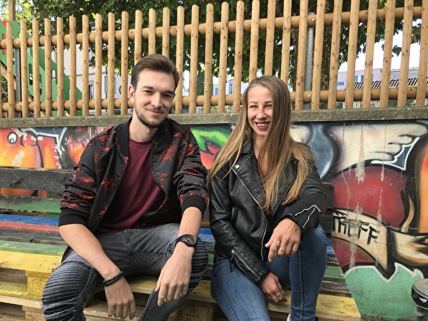Andreea & Francesco freuen sich auf kreativ-abenteuerliche Herbstferien.