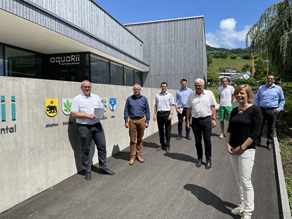 Die Baukommission mit Ruedi Mattle, Roman Ammann, Alexander Breu, Kay Kröger, Christian Peter, Roland Gächter, Ruth Wanner, Fortunato Garofano (es fehlt: Thomas Spengler)