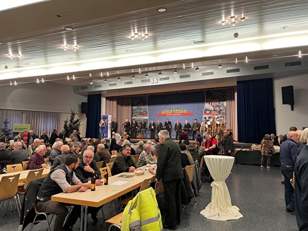 Licht- und Pelzfellmarkt: Am Donnerstag nach Lichtmess findet im Sonnensaal der traditionelle Pelzfellmarkt statt. 