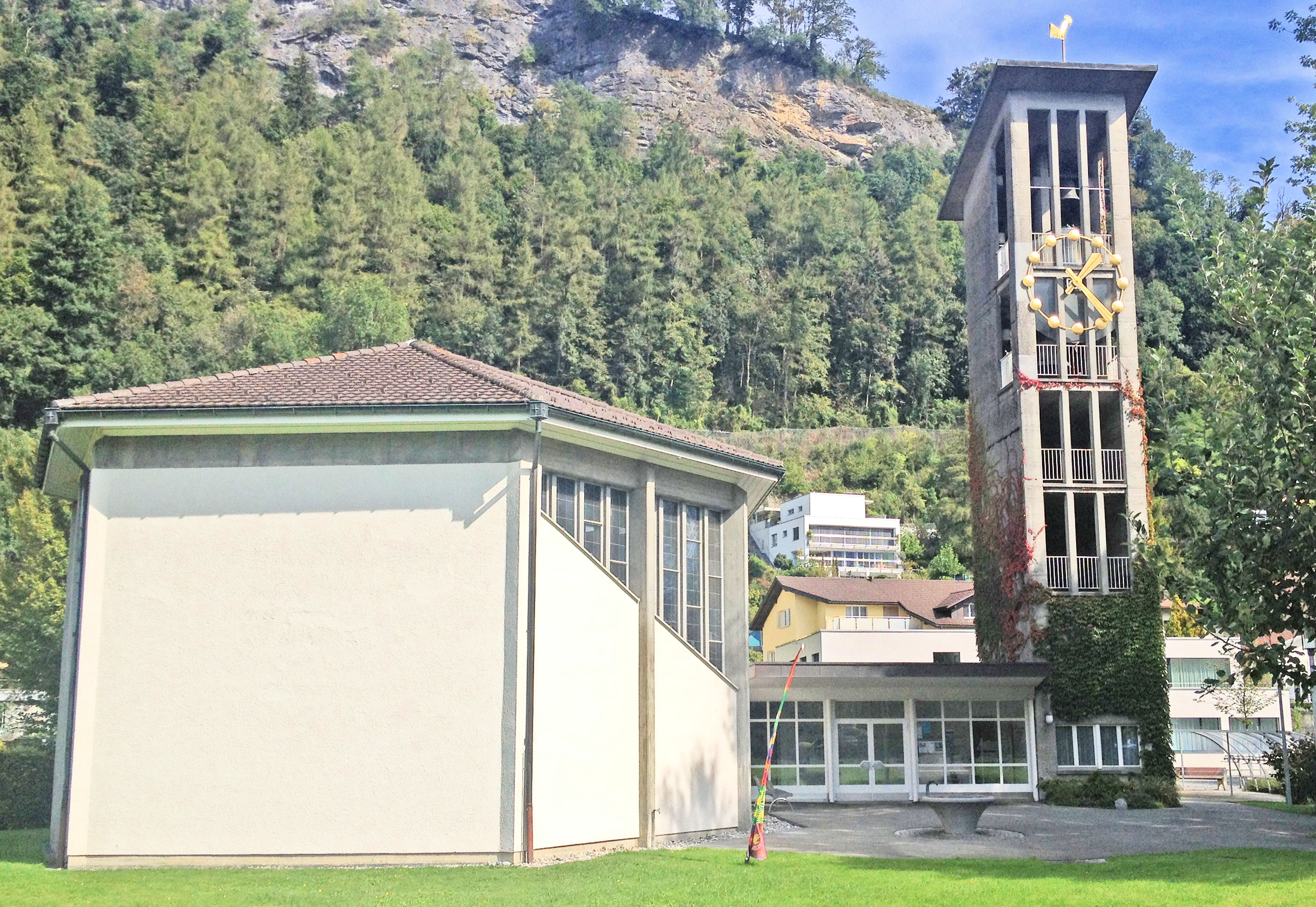 Die evangelische Zwinglikirche wurde 1959 eingeweiht.