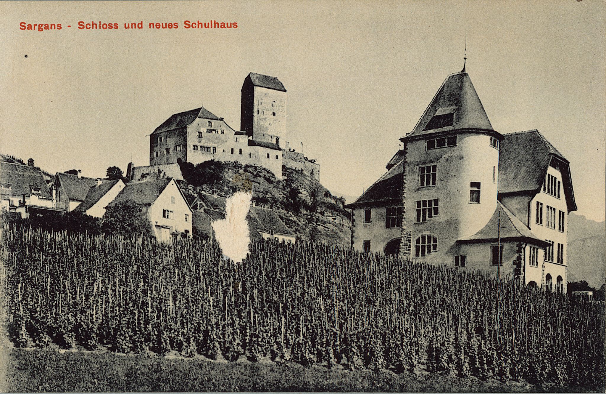 1909 wurde als dritter markanter Akzent im Städtli das Schulhaus Sandgrub eingeweiht.