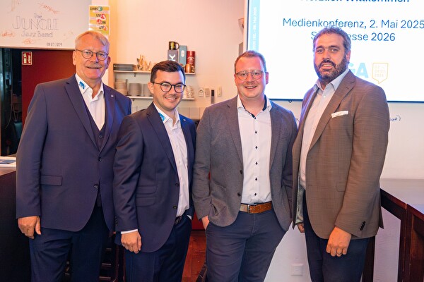 Verwaltungsrat, Messeleitung und Gastgemeinde: Jürg Stopp, Simon Büchel, Dario Schmid und Stefan Kohler (von links).
