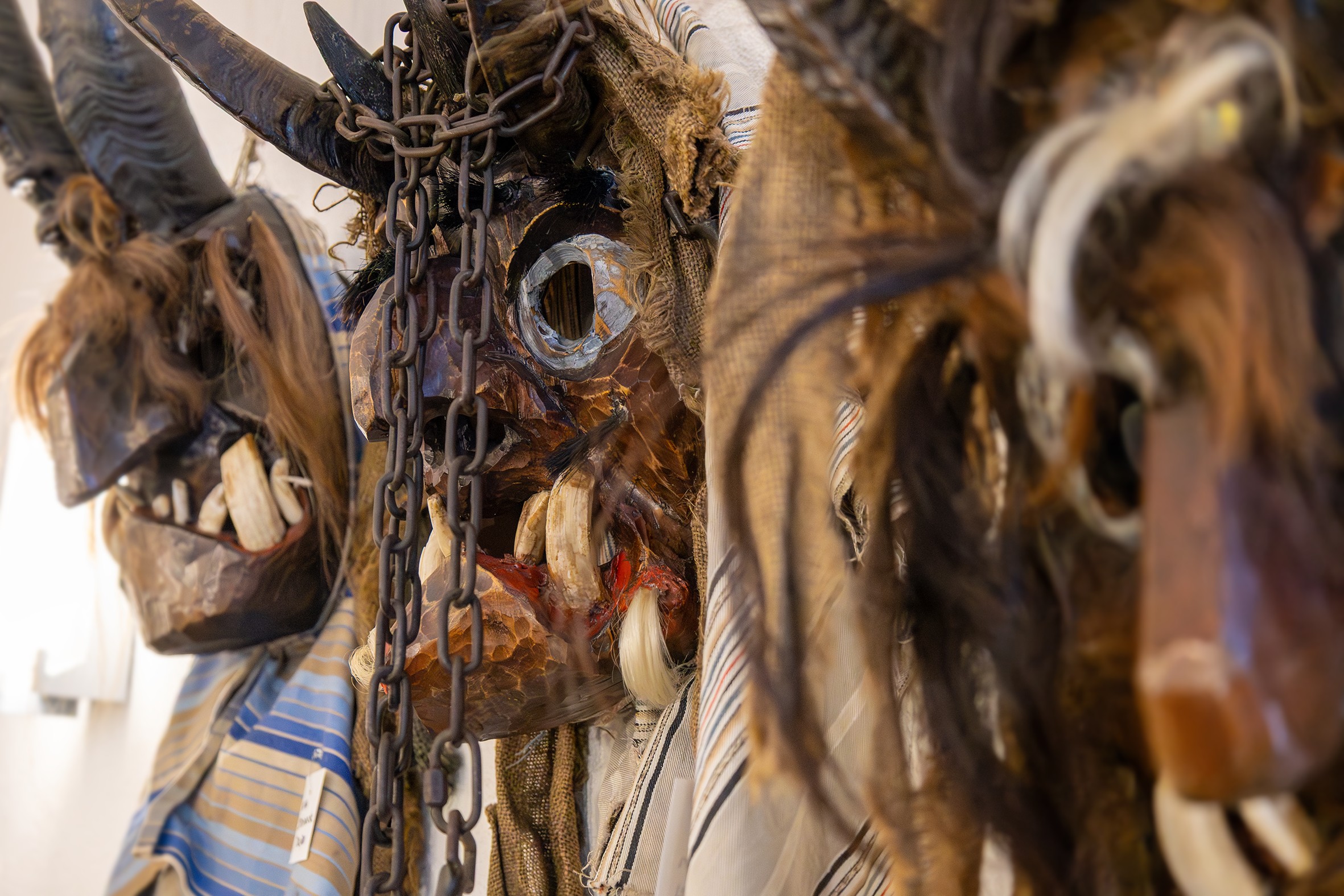 Viel Liebe zum Detail: Jede Holzlarve ist einzigartig.