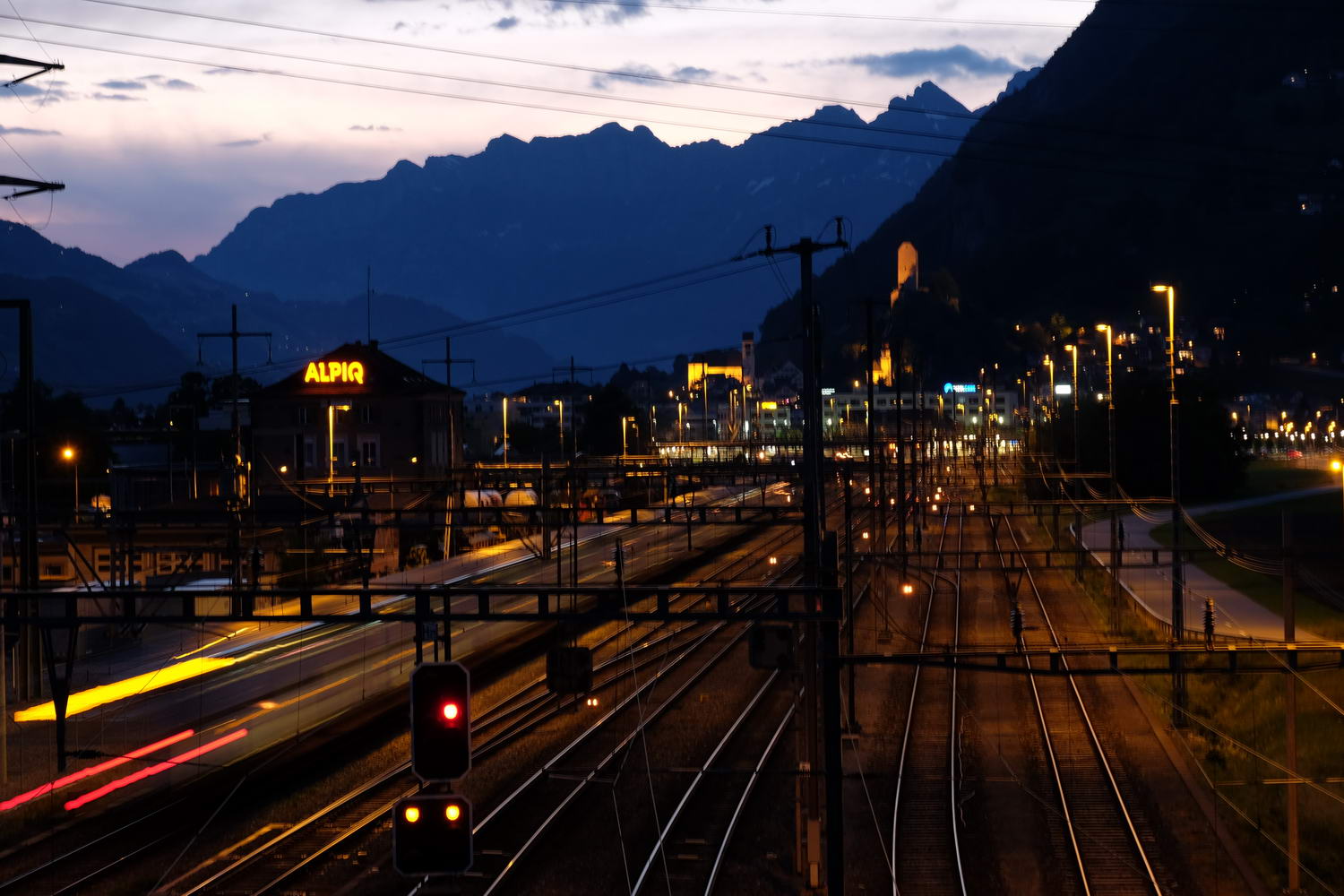 Von Sargans aus kann man per Zug direkt nach Hamburg oder Wien oder Budapest oder Bad Ragaz reisen.