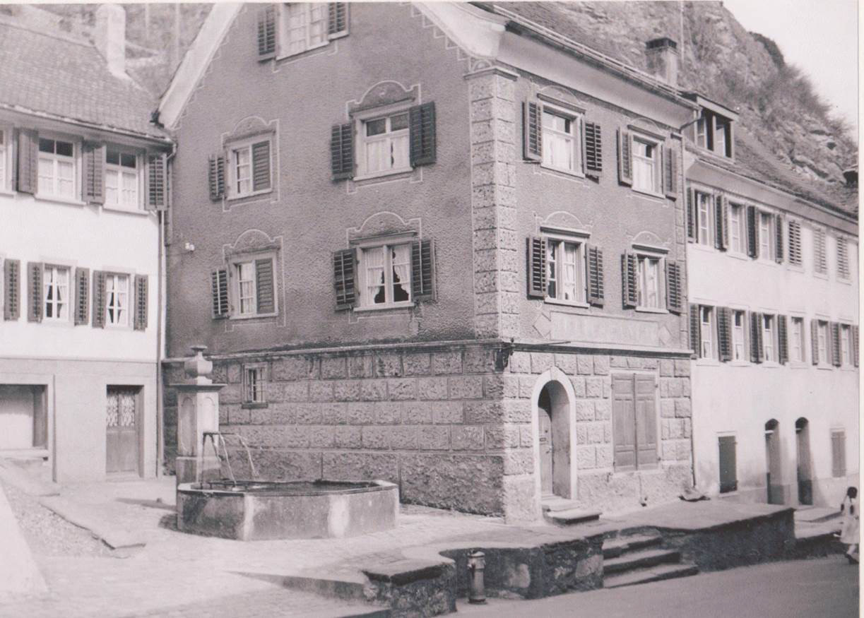 Haus von Josef Anton Henne, dem Dichter von "Lueged vu Bärg und Tal".