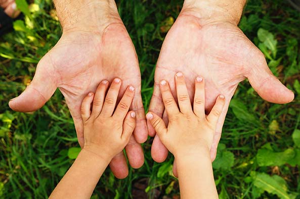 Hände Vater und Kind