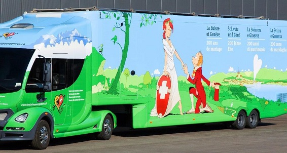 Monsieur Genève erklärt Frau Helvetia seine Liebe. Genf besucht die Schweiz macht am 3. Juni in Rapperswil-Jona Halt.