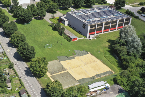 Luftaufnahme der Beachvolleyballanlage im Hard