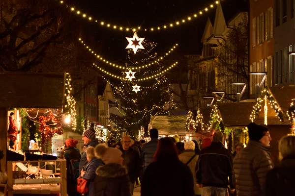 Das Bild zeigt den Weihnachtsmarkt