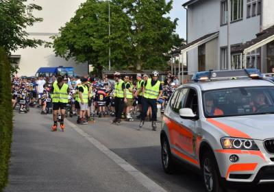 Immer wieder speziell: mit Polizei-Eskorte kreuz und quer durch Langenthal.
