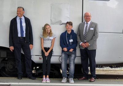 Die Patenschaft für den MUTZ übernahmen der Stadtpräsident Thomas Rufener, Nina Schlattbach, Luan Mühlheim (beide 8. Klasse) und Peter Kämpfer Vertreter der Lantal Textiles AG.