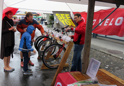 Der Verein Pro Velo Oberaargau informierte die Besucher u.a. bezüglich Licht am Fahrrad.